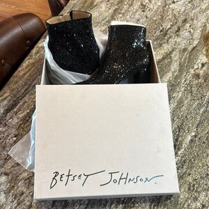 NWT Betsey Johnson Black Glitter Ankle Boots size 8